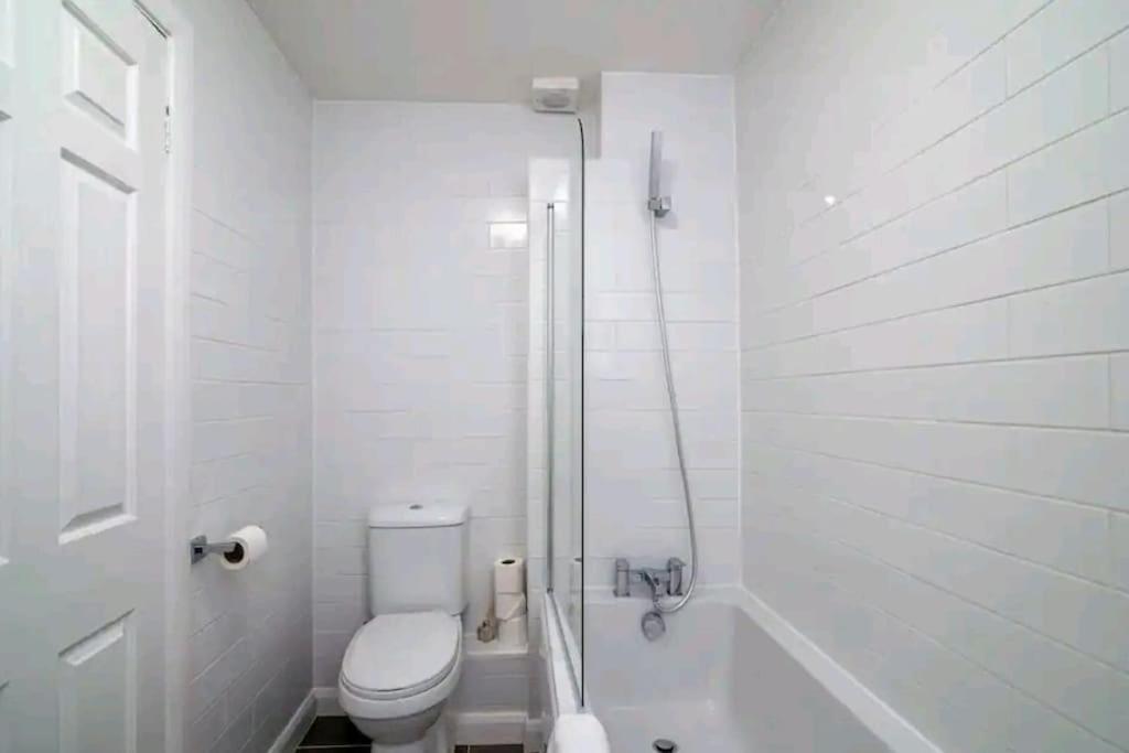 Quiet 4 Bedroom House Between Camden & Kings Cross لندن المظهر الخارجي الصورة